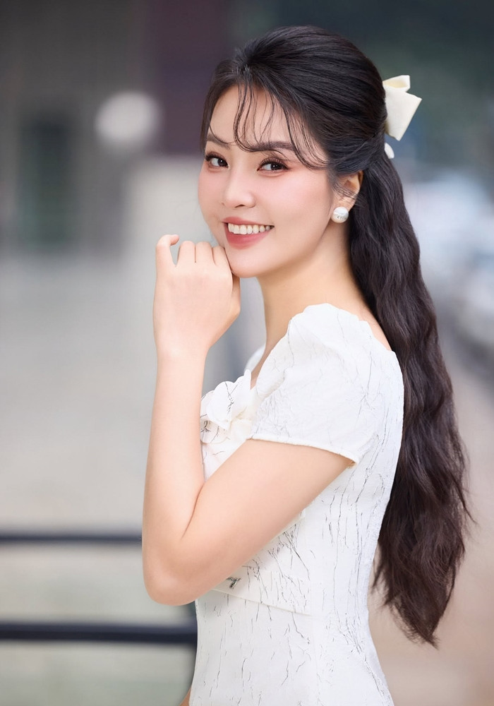 https://static-images.vnncdn.net/vps_images_publish/000001/000003/2026/6/18/thuy-van-13-1947.jpg