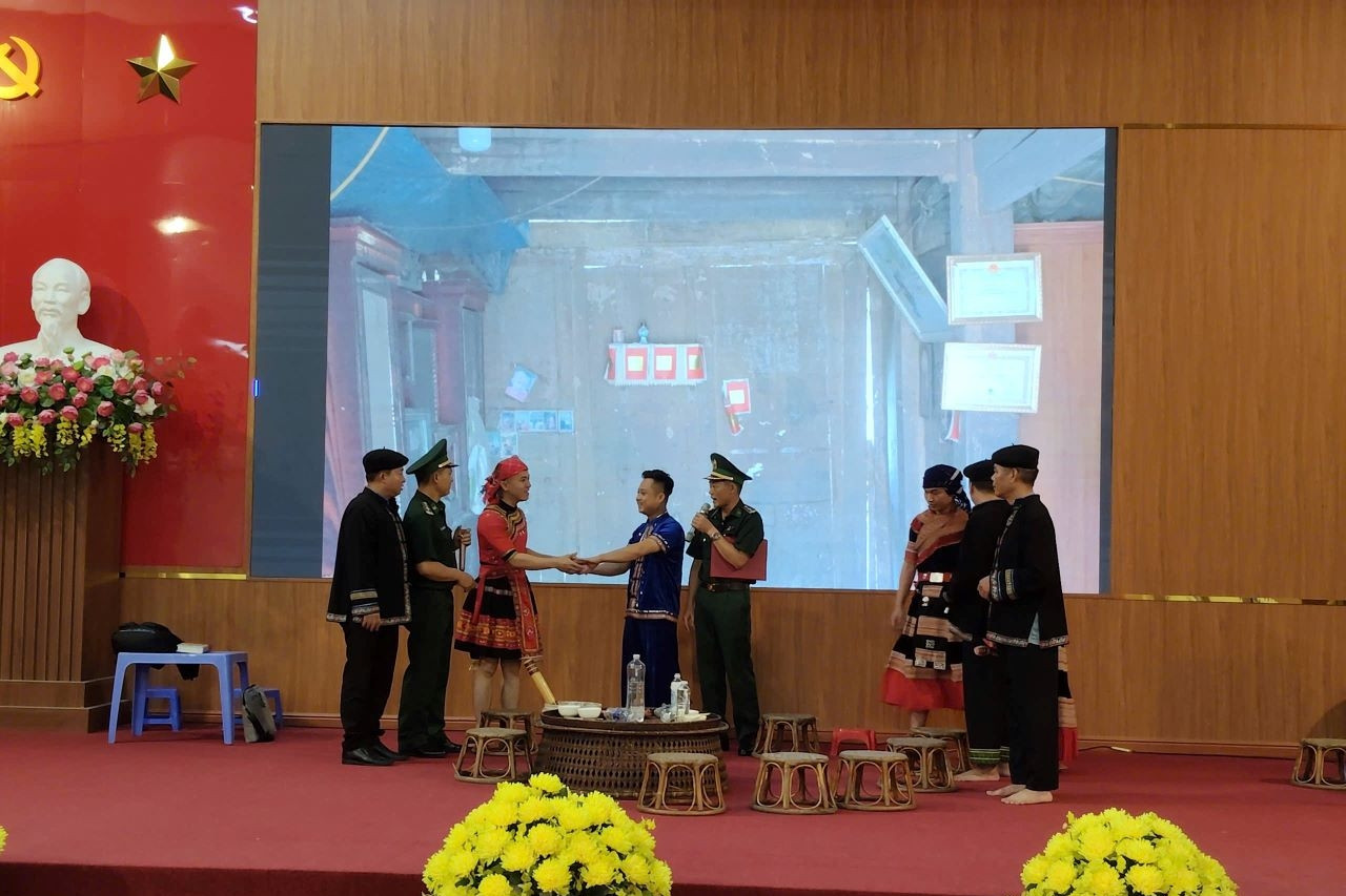Tuyên truyền pháp luật gắn với phong trào “Bình dân học vụ số” ở vùng cao Y Tý