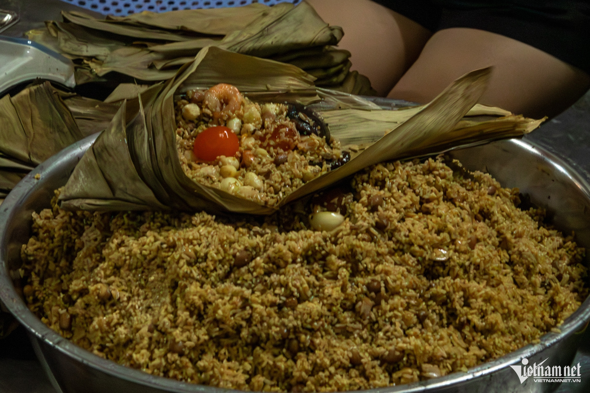 W-Bánh ú bá trạng   Tuấn Hùng 15.jpg