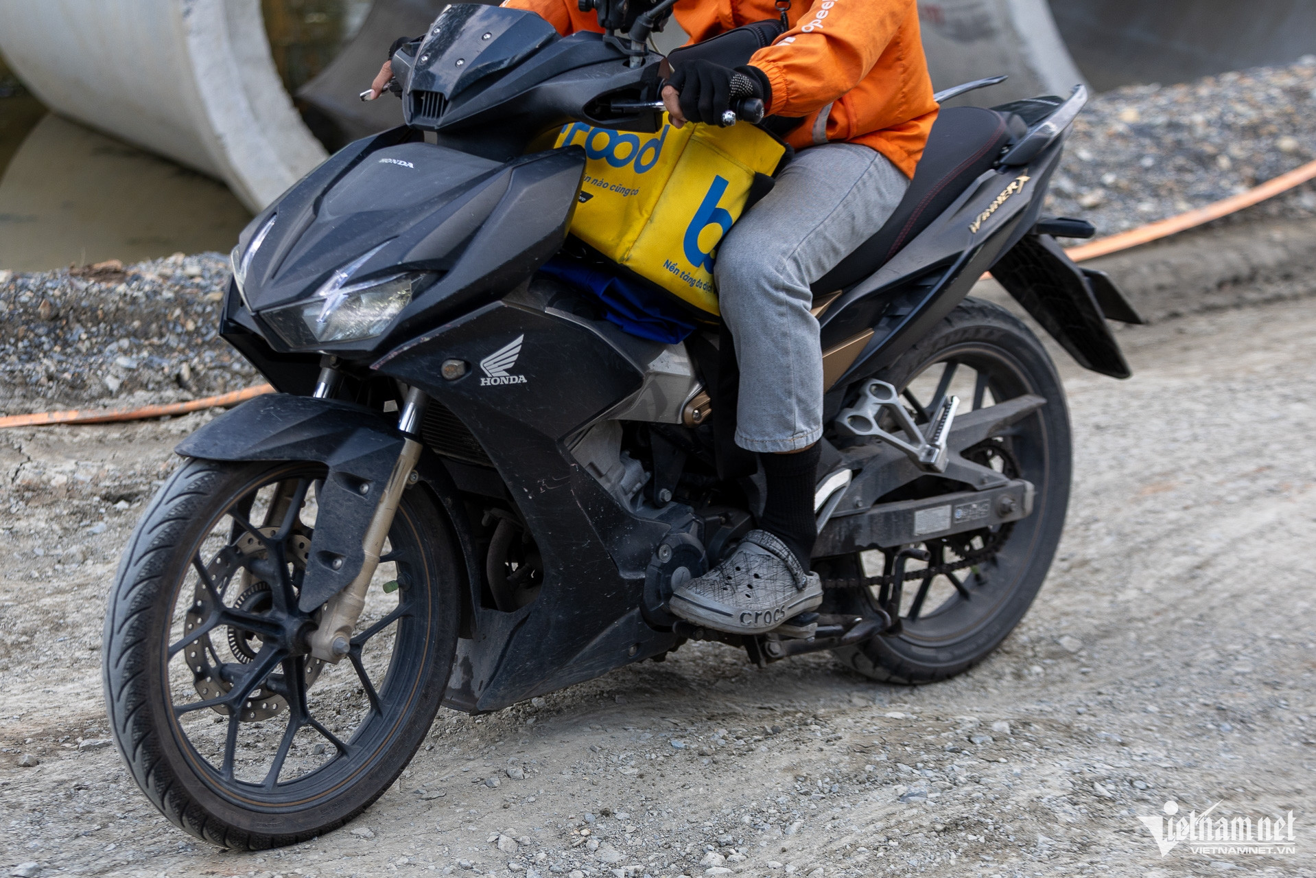 W-đường Đặng Thuỳ Trâm Tuấn Hùng 21.jpg