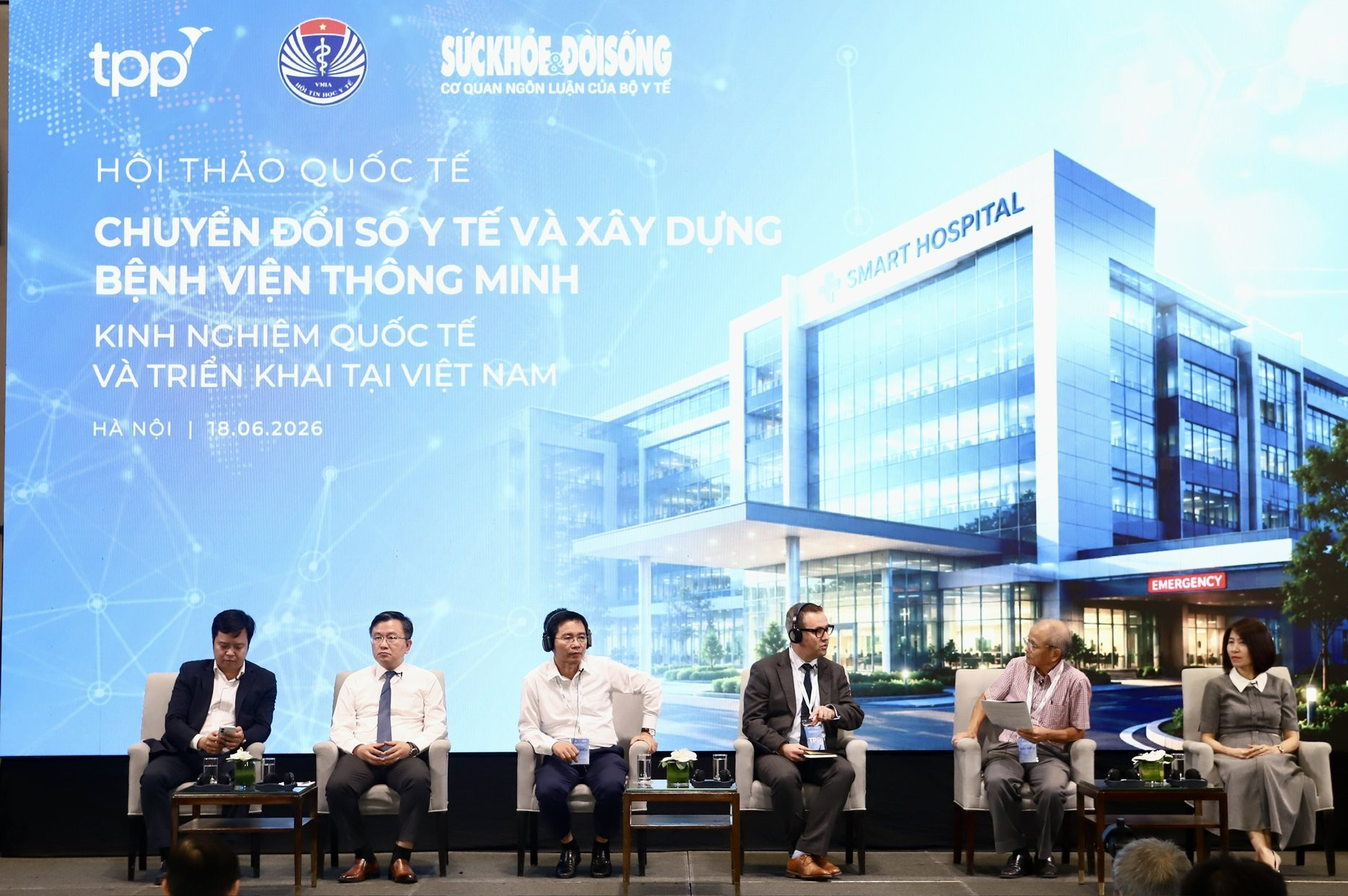 Anh 4.Chuyển đổi số Y tế ở Việt Nam lấy người bệnh làm trung tâm Tồn tại, thách thức và giải pháp 2 (1).jpeg