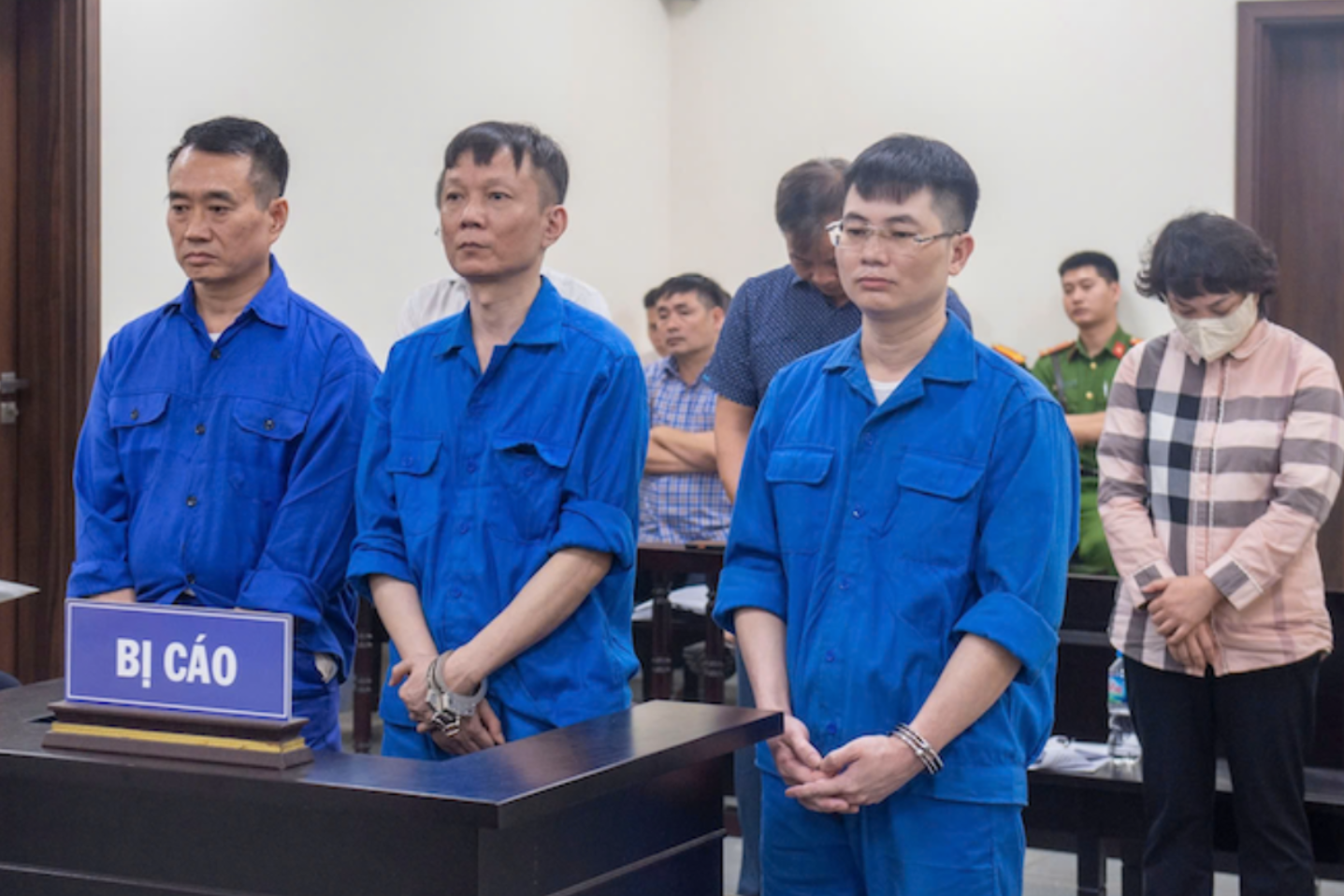 Bản án dành cho nhóm cựu cán bộ nhận hối lộ ở Hà Nội