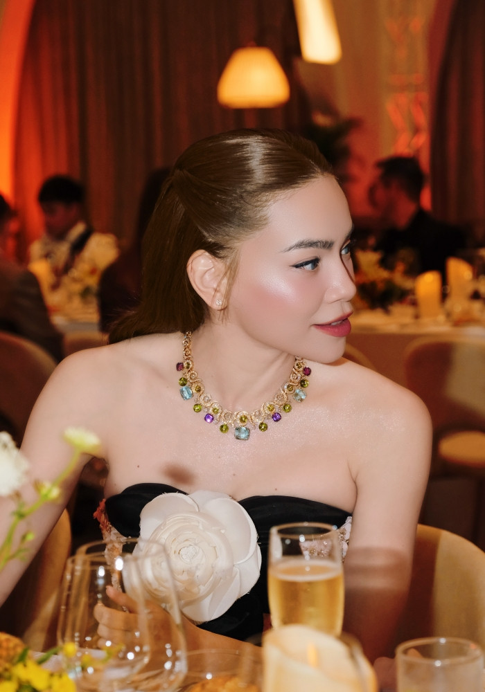 https://static-images.vnncdn.net/vps_images_publish/000001/000003/2026/6/19/batch-ho-ngoc-ha-3-2740.jpg