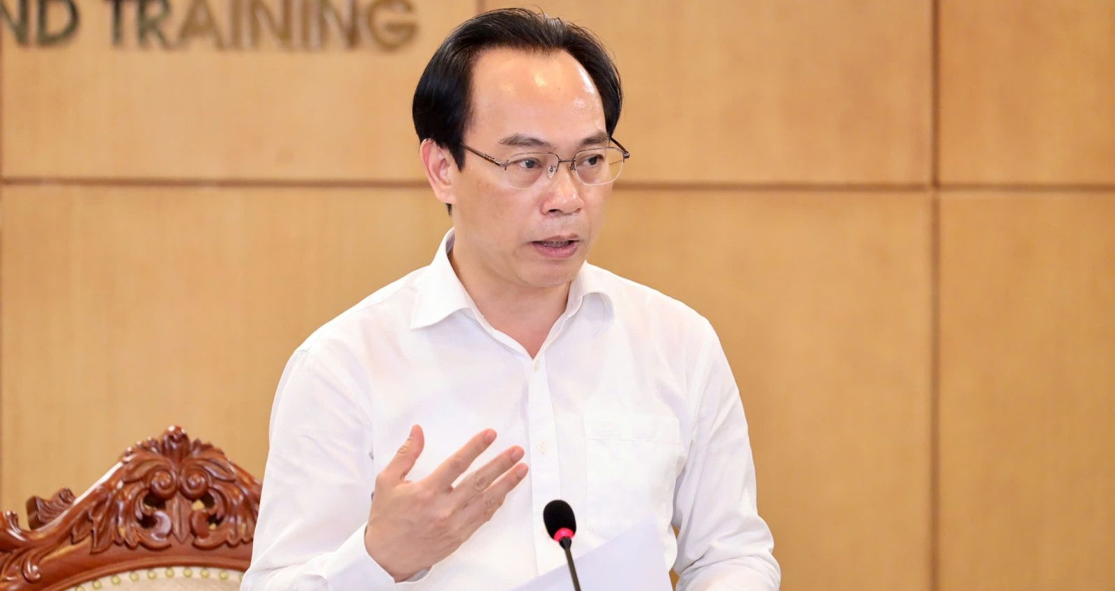 Bộ trưởng GD-ĐT: Giảm các hoạt động hình thức, để nhà giáo tập trung chuyên môn