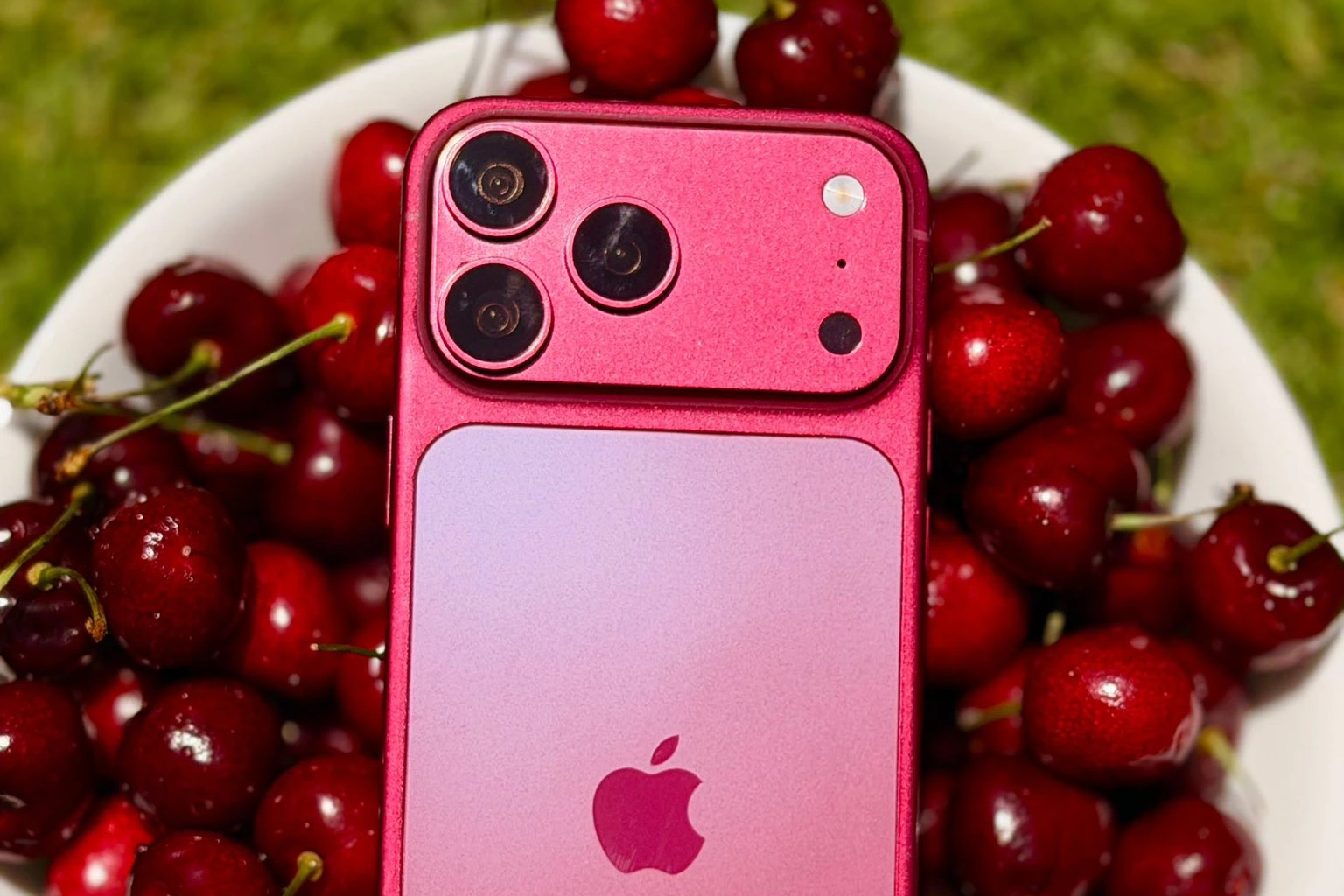 Nghịch lý giá bán iPhone 18 Pro Max 1.399 USD, Apple toan tính gì?