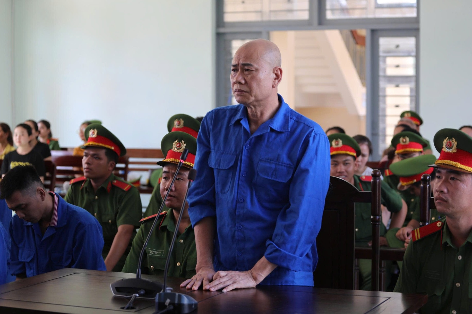 Chủ quán bar cho khách ‘bay lắc’ bằng ma túy lãnh 8 năm tù