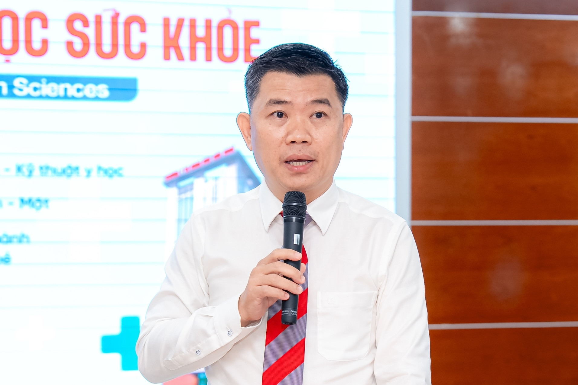 Cựu Hiệu trưởng Trường ĐH Y khoa Phạm Ngọc Thạch làm Hiệu trưởng Trường Y HUTECH