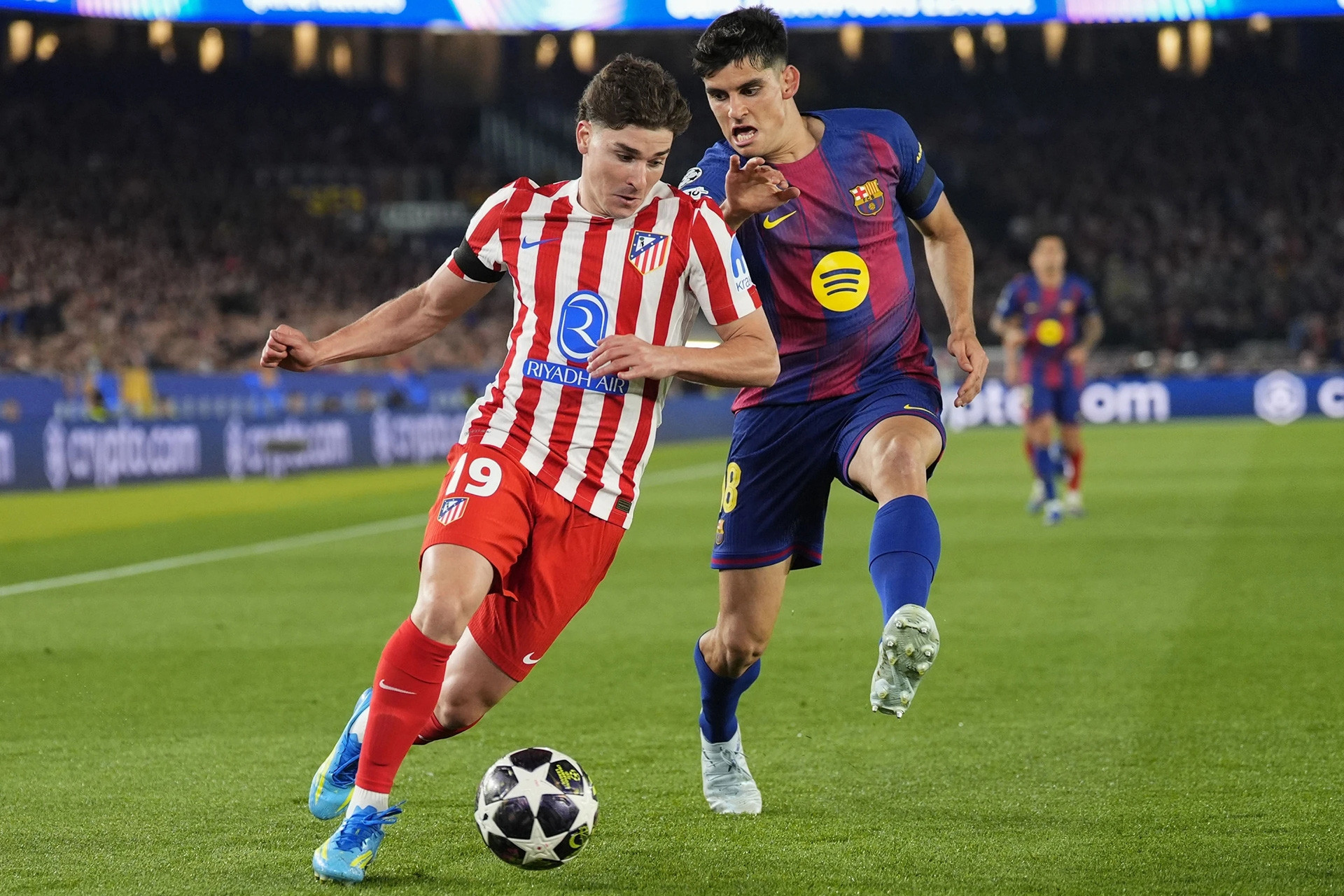 Diễn biến mới thương vụ Julian Alvarez gia nhập Barca