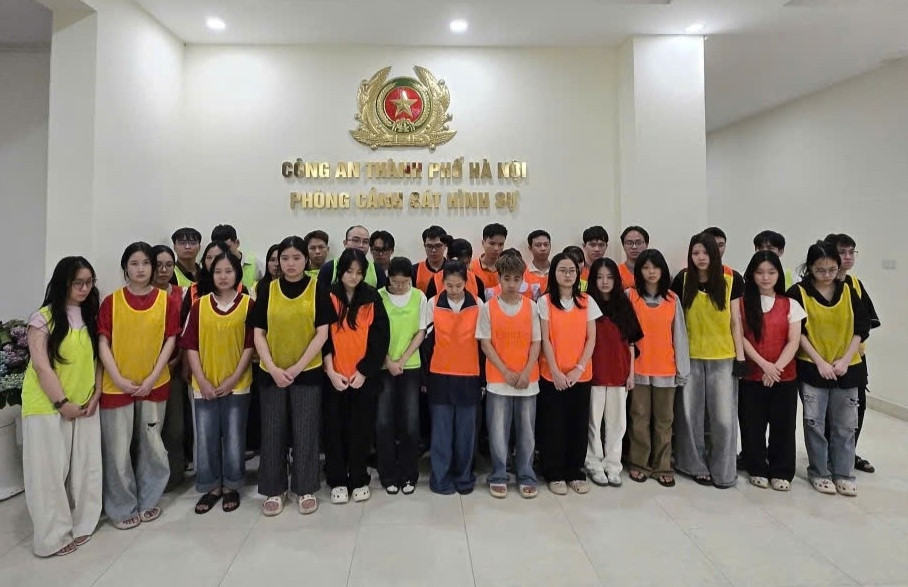 Hà Nội: Bắt giám đốc công ty sinh năm 1995 và 17 nhân viên