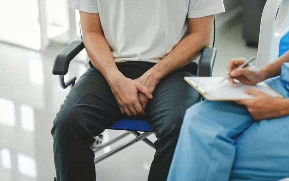 Tưởng viêm da vùng kín đơn giản, người đàn ông phát hiện mắc ung thư hiếm gặp