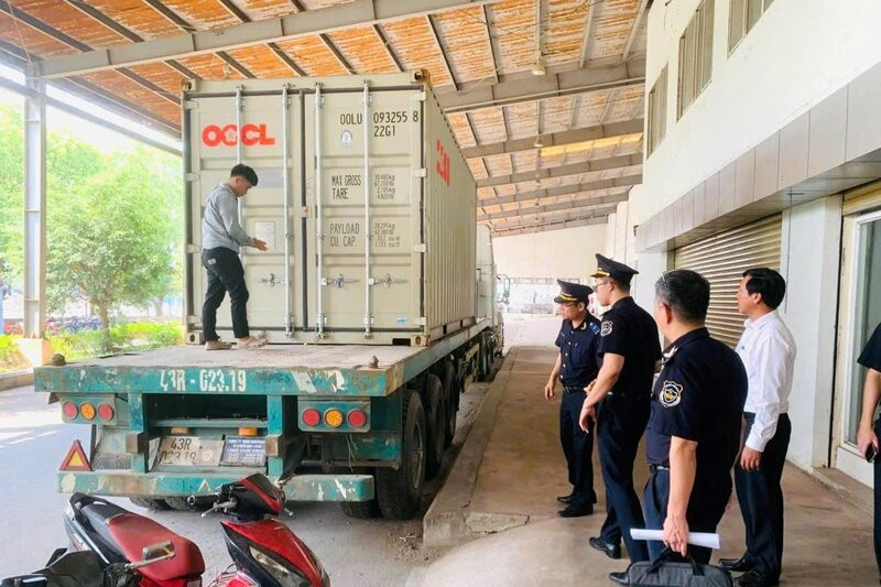 Thu giữ 325.000 bao thuốc lá giả mạo nhãn hiệu, buộc tiêu hủy toàn bộ lô hàng