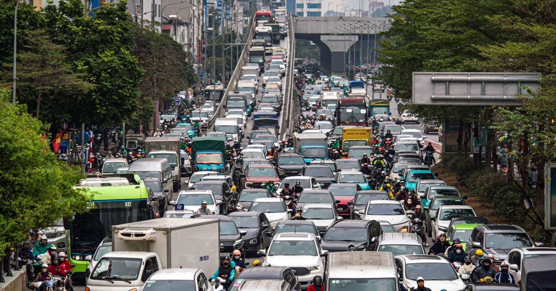 Thu phí ô tô, xe máy vào nội đô: Hà Nội đã thực sự sẵn sàng?