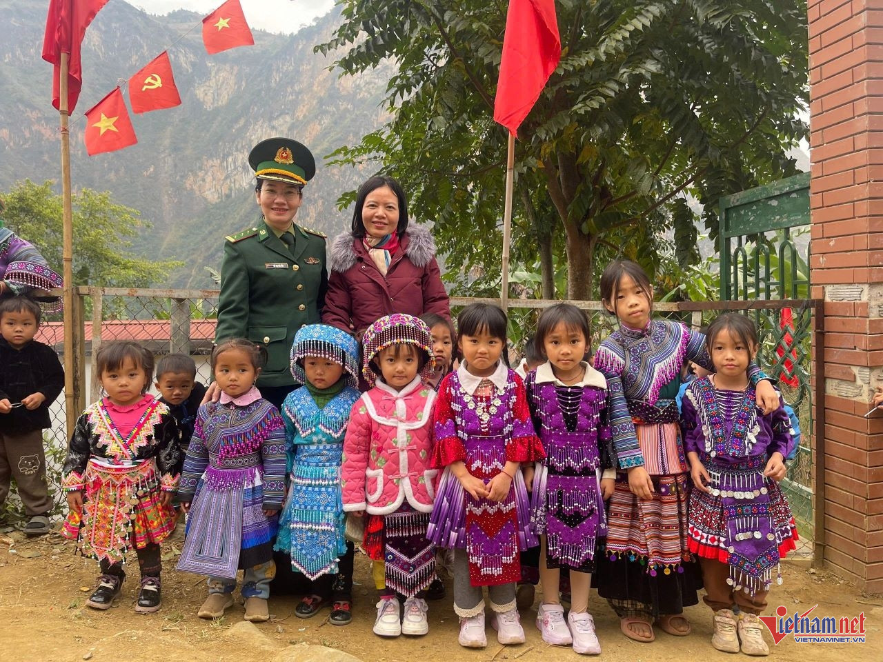 W-anh phu nu bien cuong ok.JPG.jpg