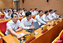 W-hđnd thông qua.jpg