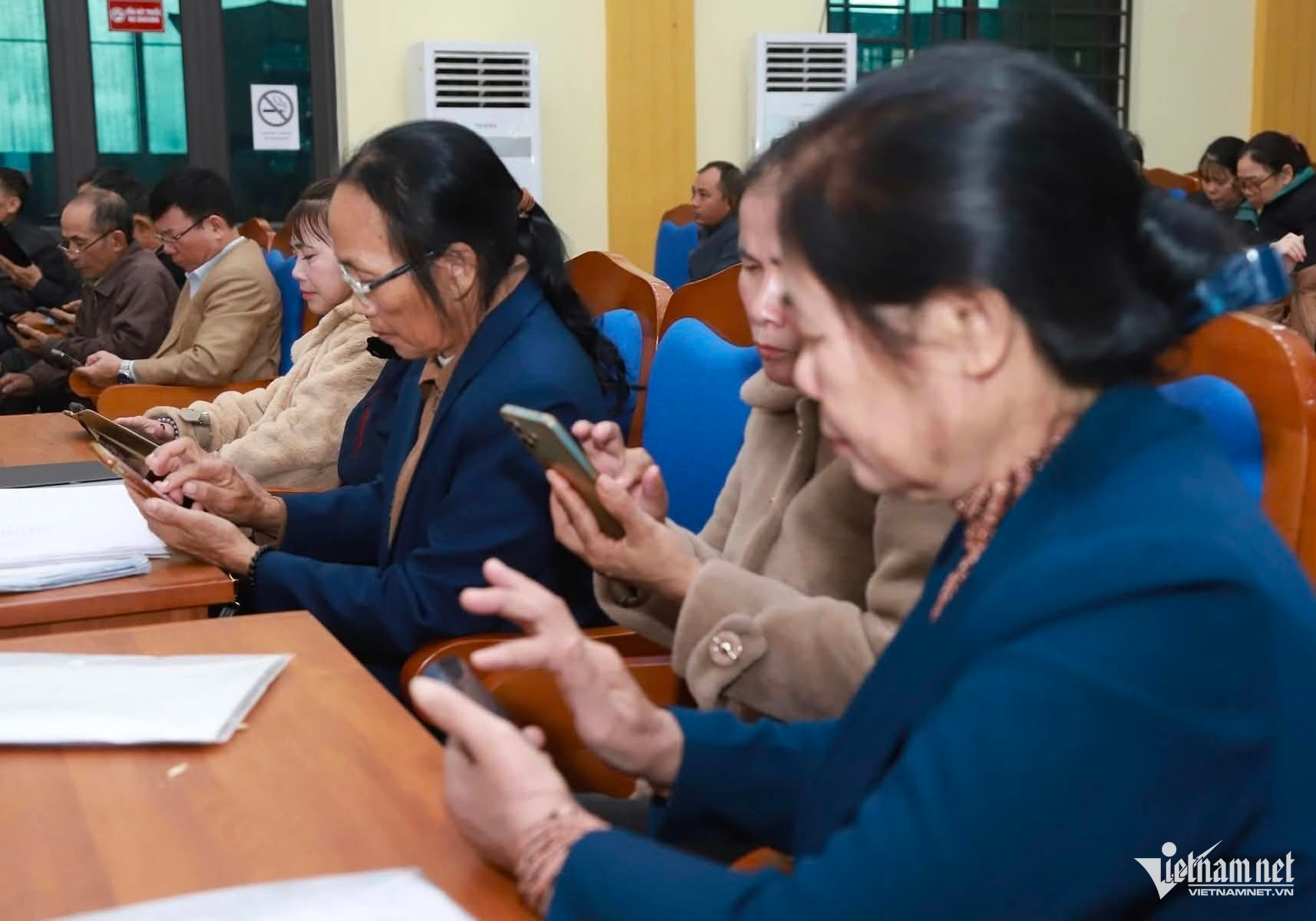 W-Phụ nữ Tu Vũ.jpg