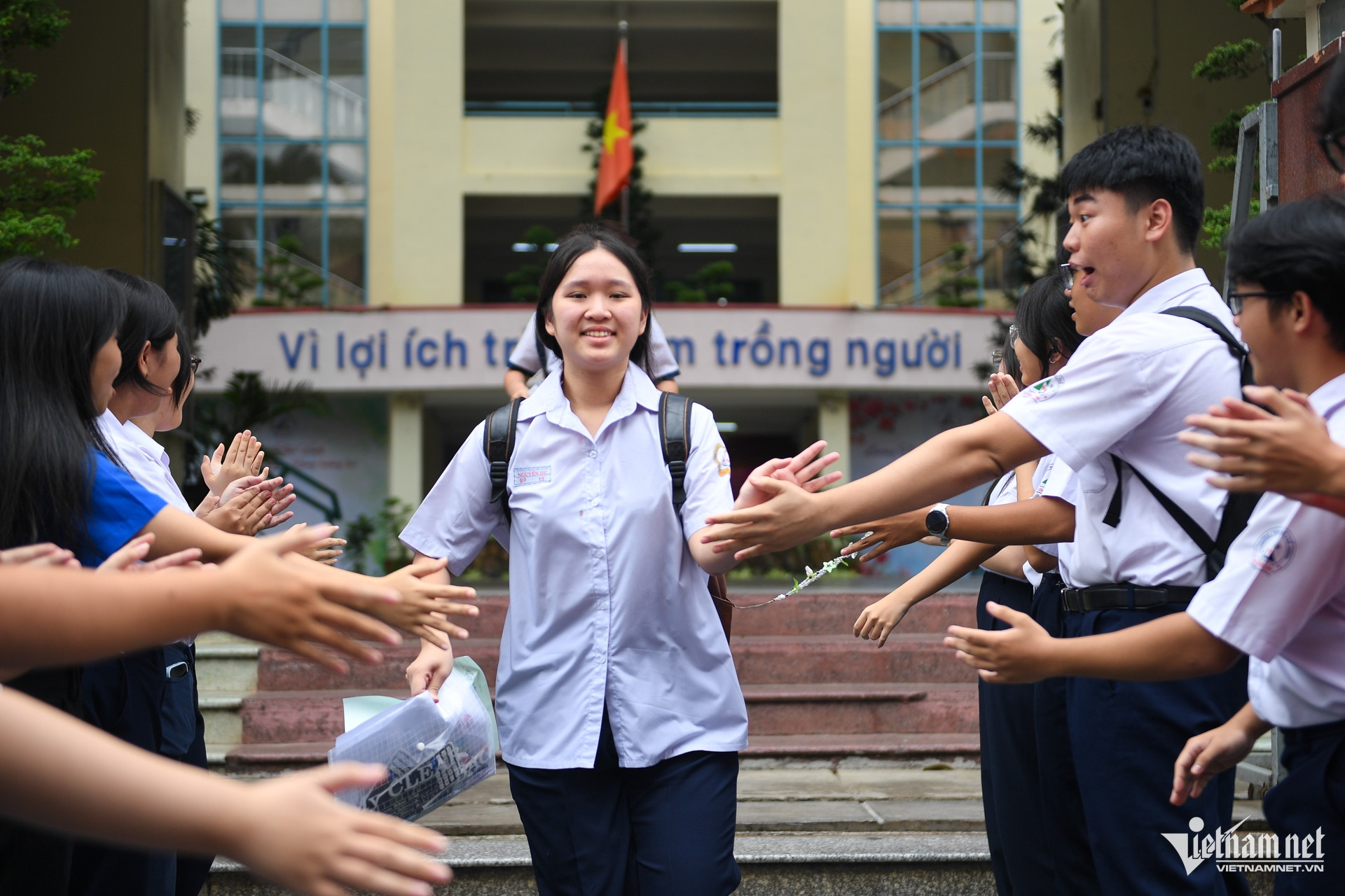 W-thi 10 TPHCM Nguyễn Huế.jpg