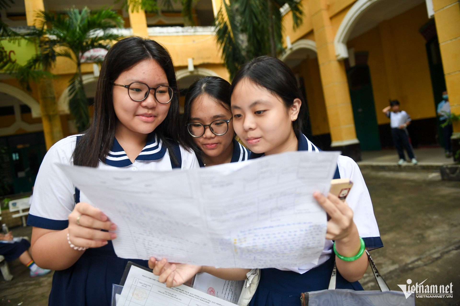 https://static-images.vnncdn.net/vps_images_publish/000001/000003/2026/6/2/w-thi-10-tphcm-nguyen-hue-5-277.jpg