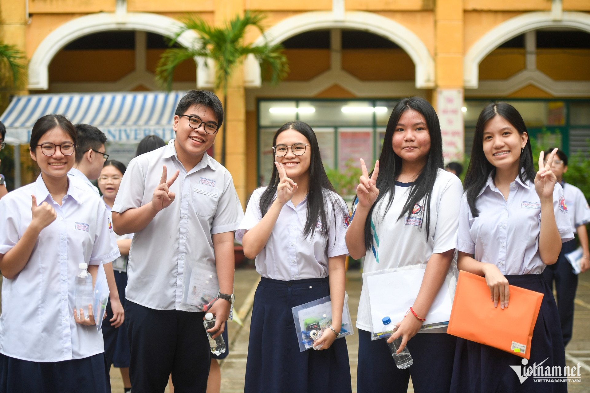https://static-images.vnncdn.net/vps_images_publish/000001/000003/2026/6/2/w-thi-10-tphcm-nguyen-hue-6-276.jpg