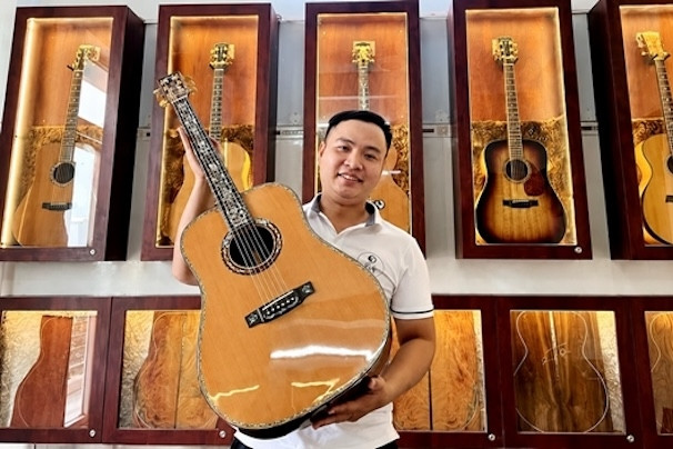 Đàn Guitar Custom Việt Nam - Tinh hoa thủ công Việt bước ra thế giới