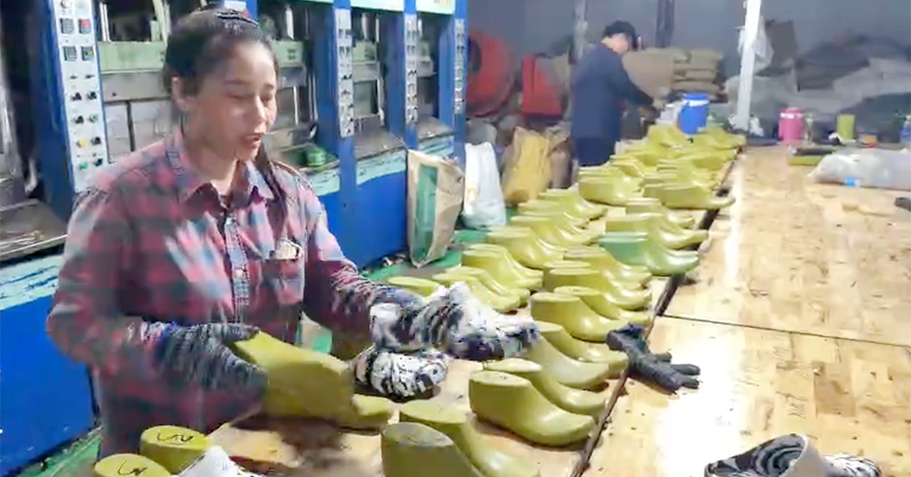 Đường dây sản xuất dép giả thương hiệu CROCS ‘khủng’, thu lợi hàng chục tỷ đồng