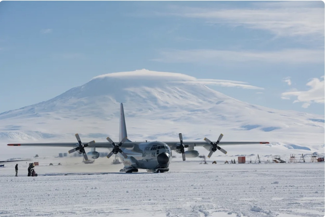 Khám phá 'gã khổng lồ' vận tải C-130 Hercules của quân đội Mỹ