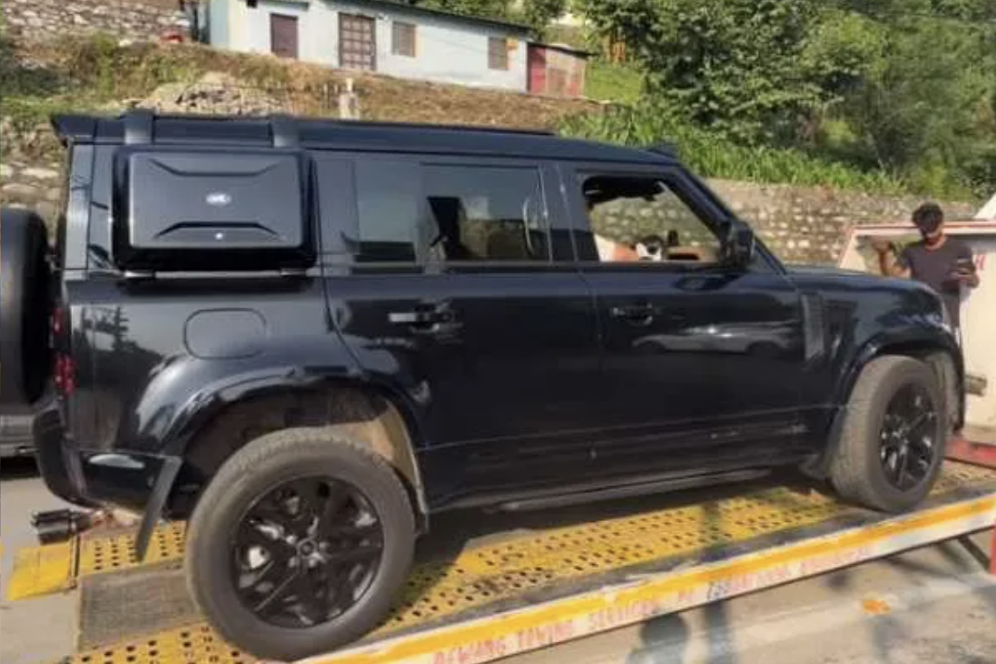 Land Rover Defender 110 bất ngờ chết máy, chủ xe nghi do xăng E20