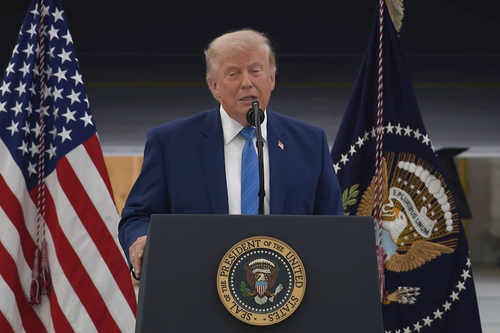 Ông Trump khẳng định đã buộc Israel đồng ý ngừng bắn với Hezbollah