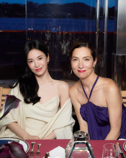 https://static-images.vnncdn.net/vps_images_publish/000001/000003/2026/6/20/photo-by-song-hyekyo-on-june-19-2026-may-be-an-image-of-one-or-more-people-hair-dress-and-text-5-1973.jpeg