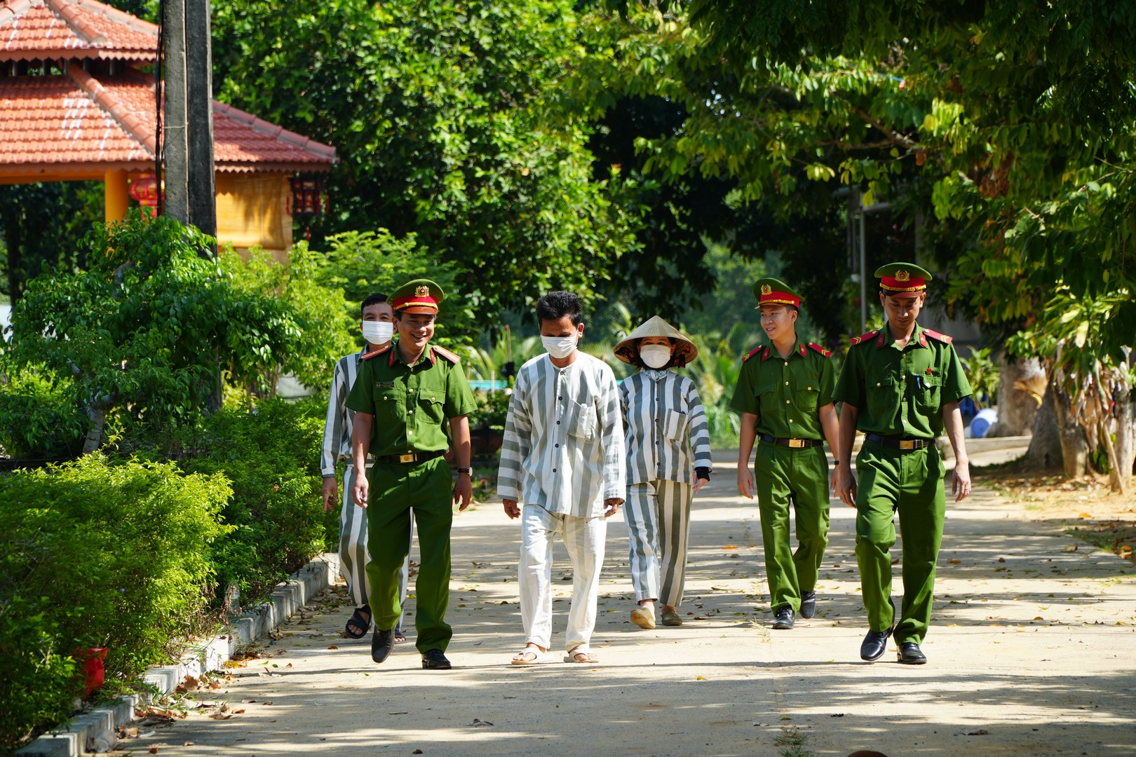 photo library 20250827082711 7b539e56 9082 42c2 8af5 c790606db2d0 1 quan giao cung pham nhan lao ong ve.jpeg