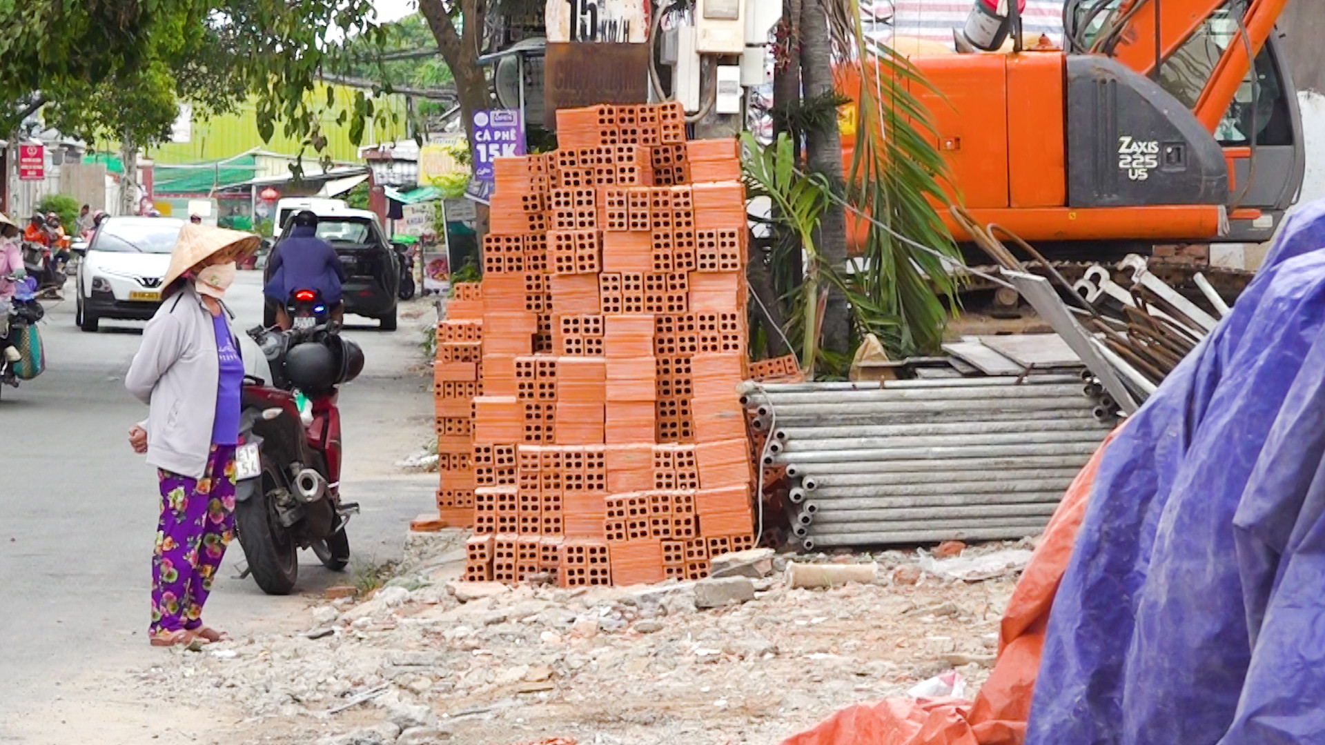 Người dân phường Gò Vấp phấn khởi dỡ nhà, giao đất để mở rộng đường lên 30m