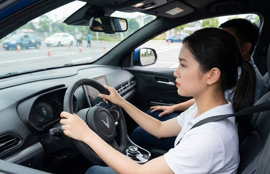 Học lái xe bằng ô tô điện sẽ được cấp loại giấy phép gì?