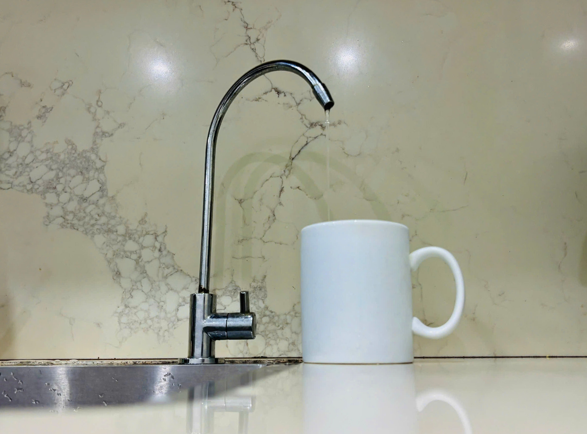 Máy lọc nước giá hơn 100 triệu đồng 1 may loc nuoc copy.jpg