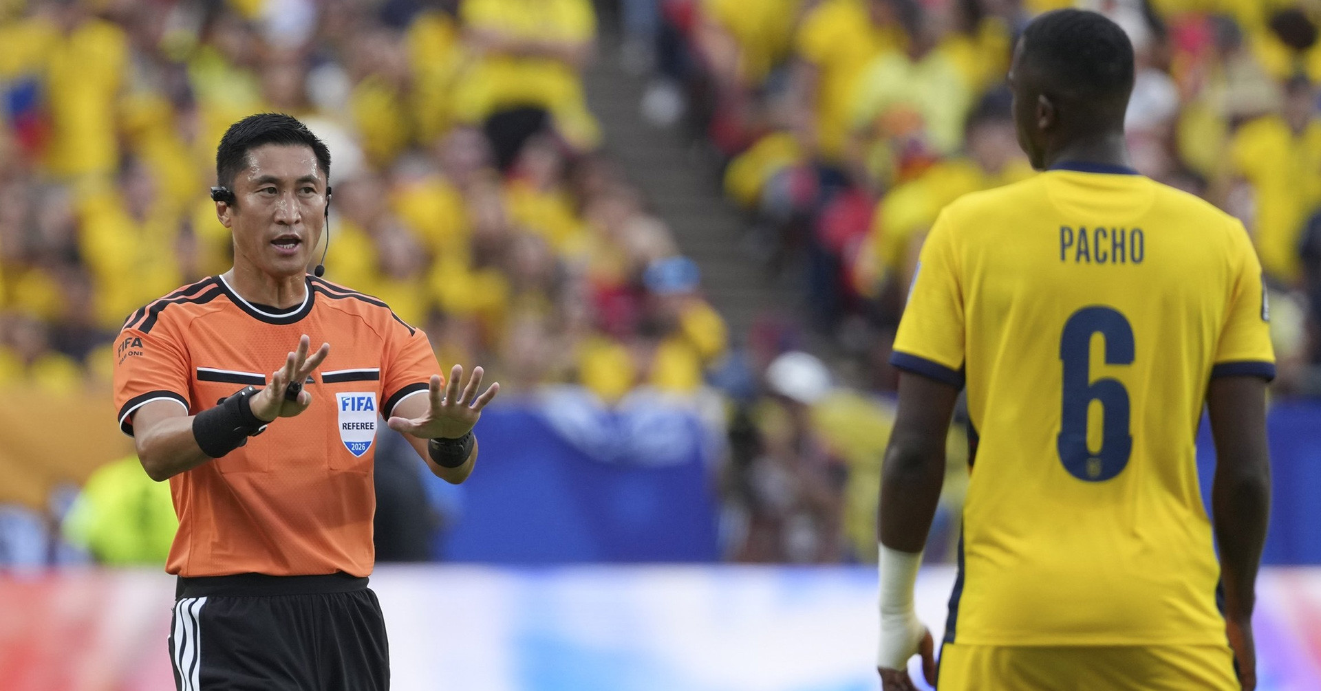 Trọng tài Trung Quốc Ma Ning tỏa sáng ở World Cup 2026