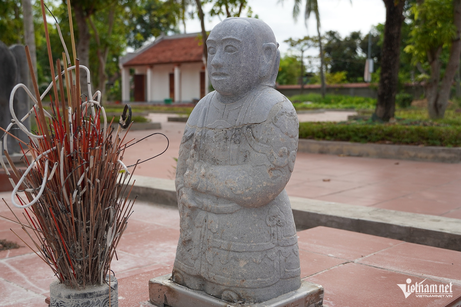 W-đền thần 3.JPG.jpg