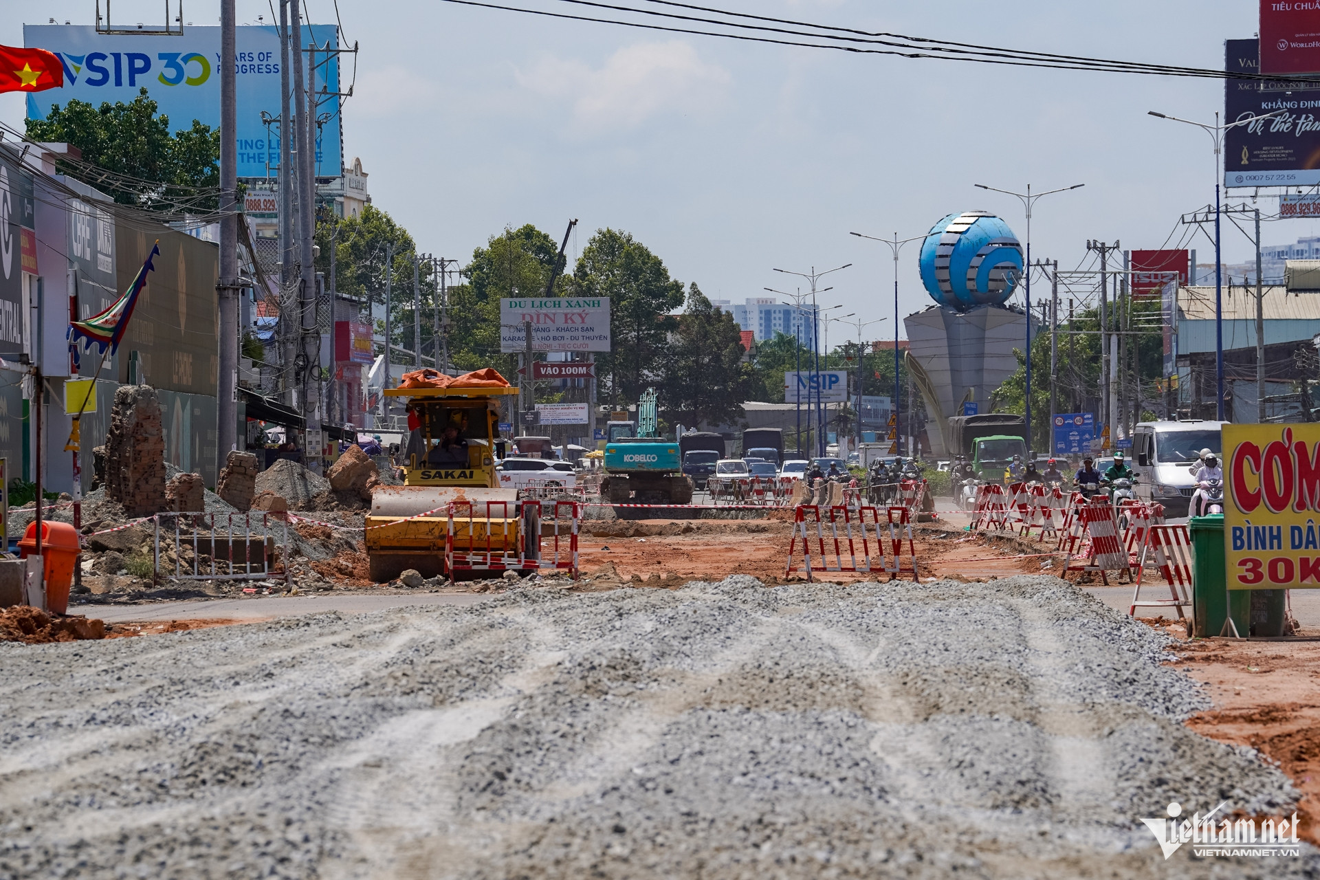 W-quốc lộ 13   Nguyễn Huế.jpg