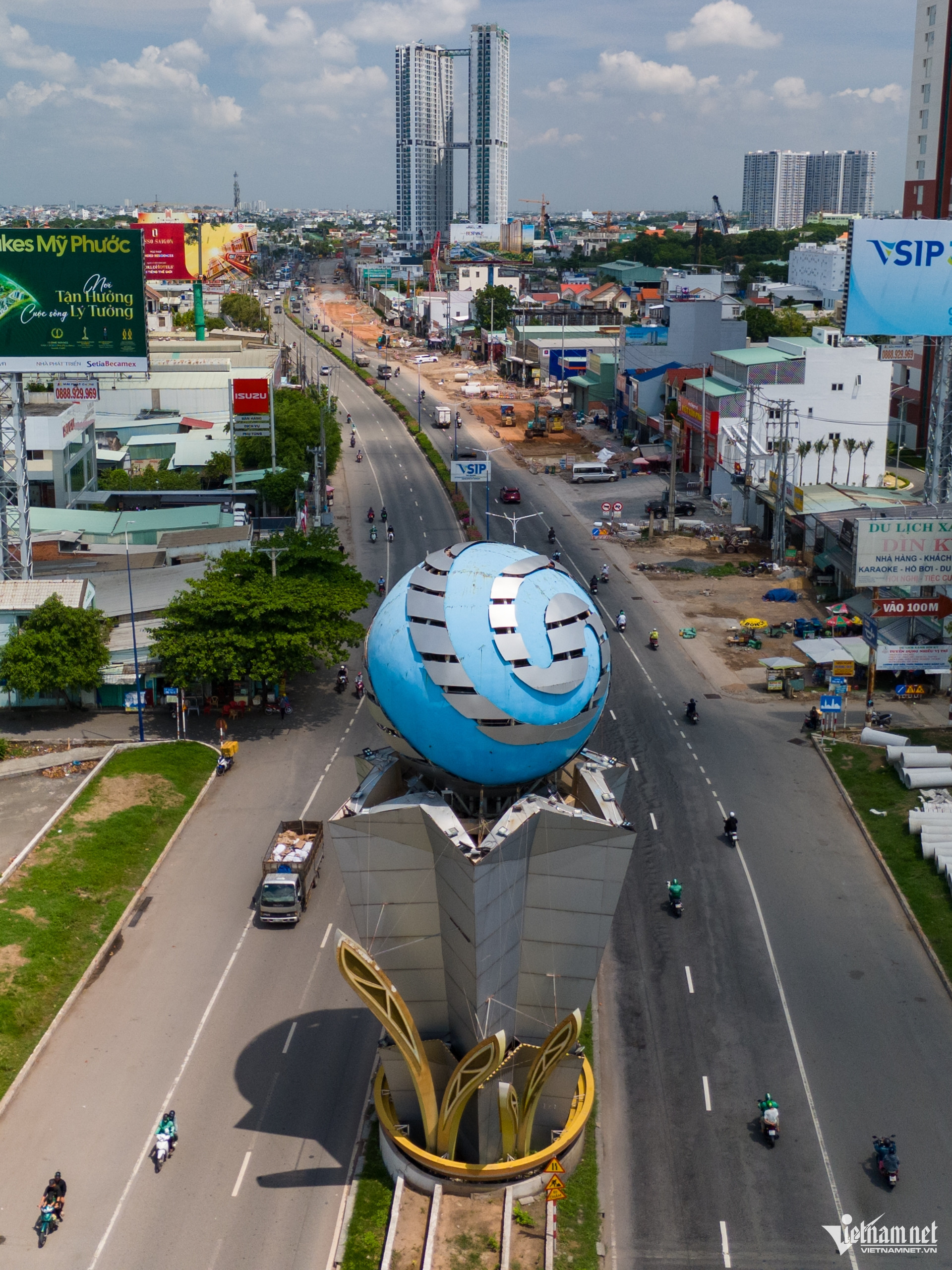 https://static-images.vnncdn.net/vps_images_publish/000001/000003/2026/6/21/w-quoc-lo-13-nguyen-hue-2-1930.jpg