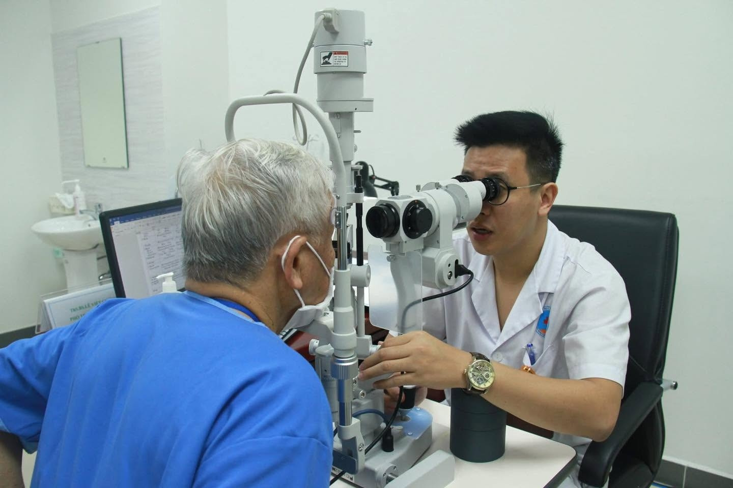 Khám ngoại trú trái tuyến ở bệnh viện Trung ương nào được hưởng 50% BHYT từ 1/7?