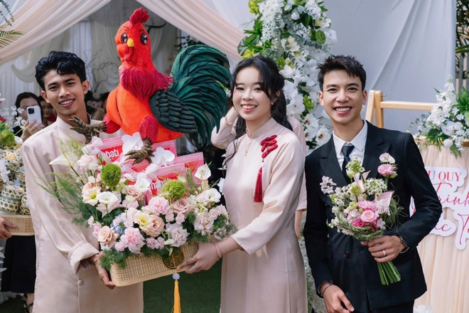 Chú rể Đồng Nai tự làm dàn tráp lễ độc lạ hỏi cưới cô gái cách nhà gần 200km