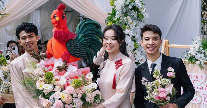 Chú rể Đồng Nai tự làm dàn tráp lễ độc lạ hỏi cưới cô gái cách nhà gần 200km