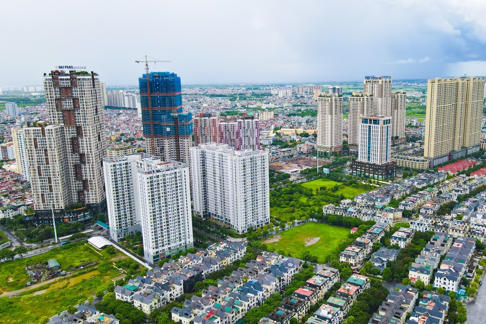 Chung cư đua nhau gắn tên Tây, nhiều cư dân không nhớ nổi nơi mình ở