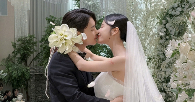 Cưới chàng cảnh sát Hàn, cô gái Hà Nội bất ngờ về hôn lễ vỏn vẹn 30 phút