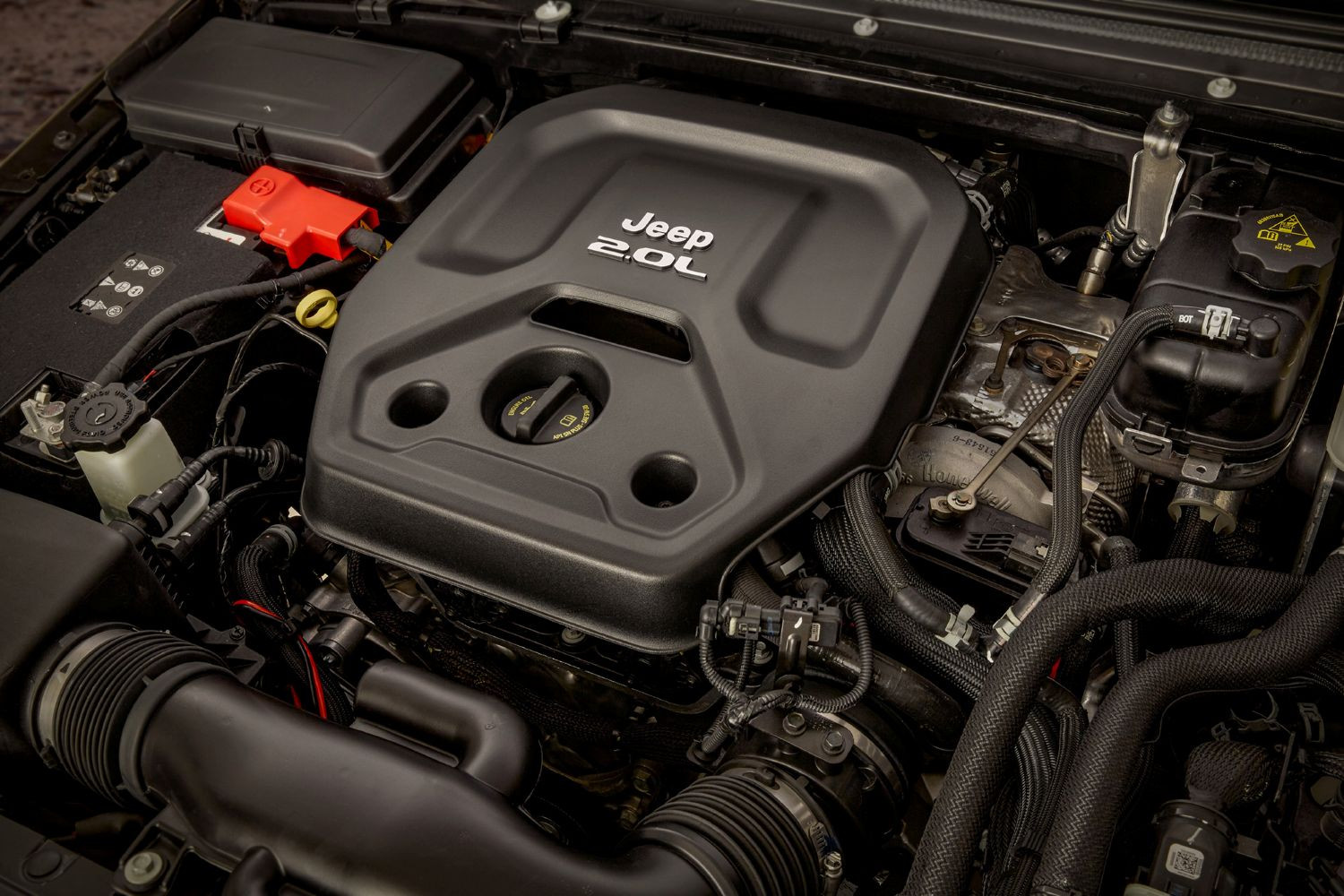 https://static-images.vnncdn.net/vps_images_publish/000001/000003/2026/6/22/jeep-4xe-engine-1625.jpg