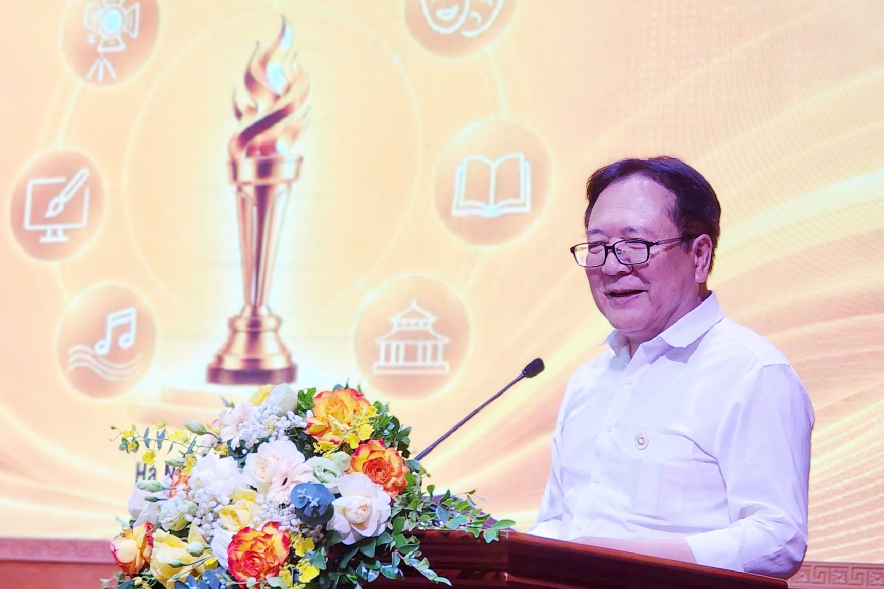 Ngọn đuốc vàng tôn vinh tổ chức, cá nhân phát triển công nghiệp văn hóa Việt Nam