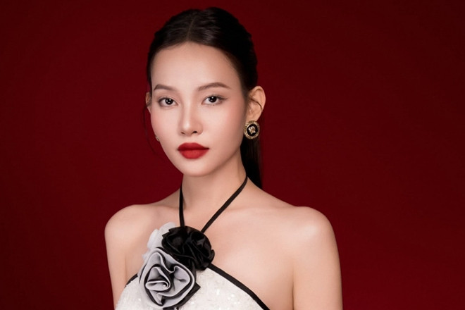 Nữ diễn viên gợi cảm, có vai diễn vũ nữ trong phim 18+ gây chú ý là ai?
