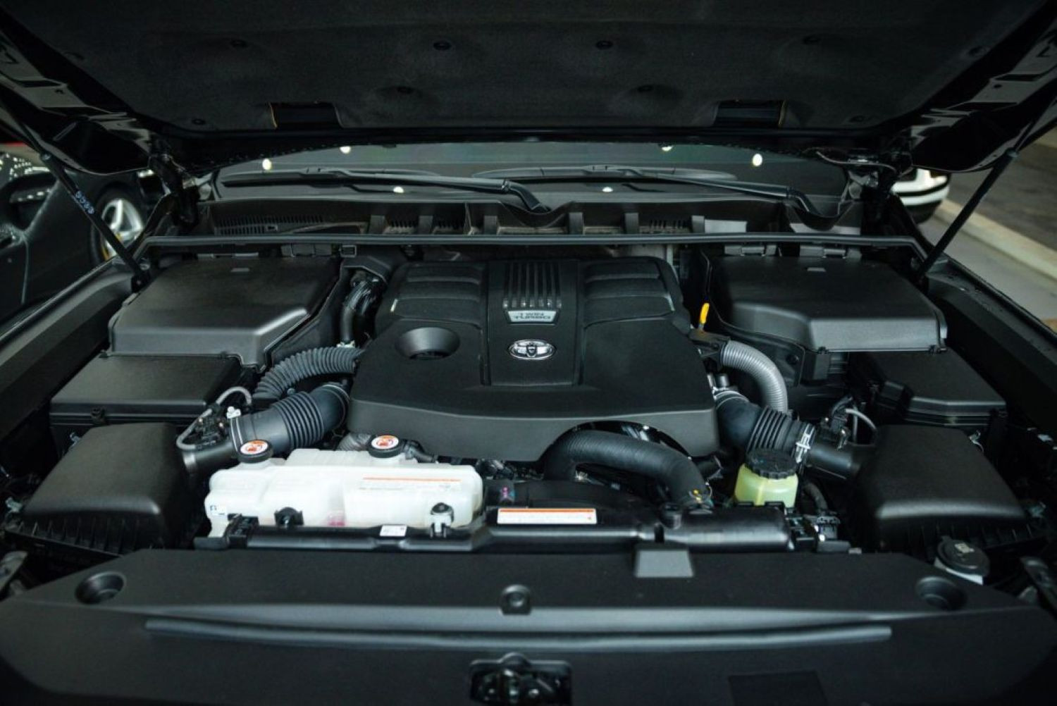 https://static-images.vnncdn.net/vps_images_publish/000001/000003/2026/6/22/toyota-v6-34l-twin-turbo-1624.jpg