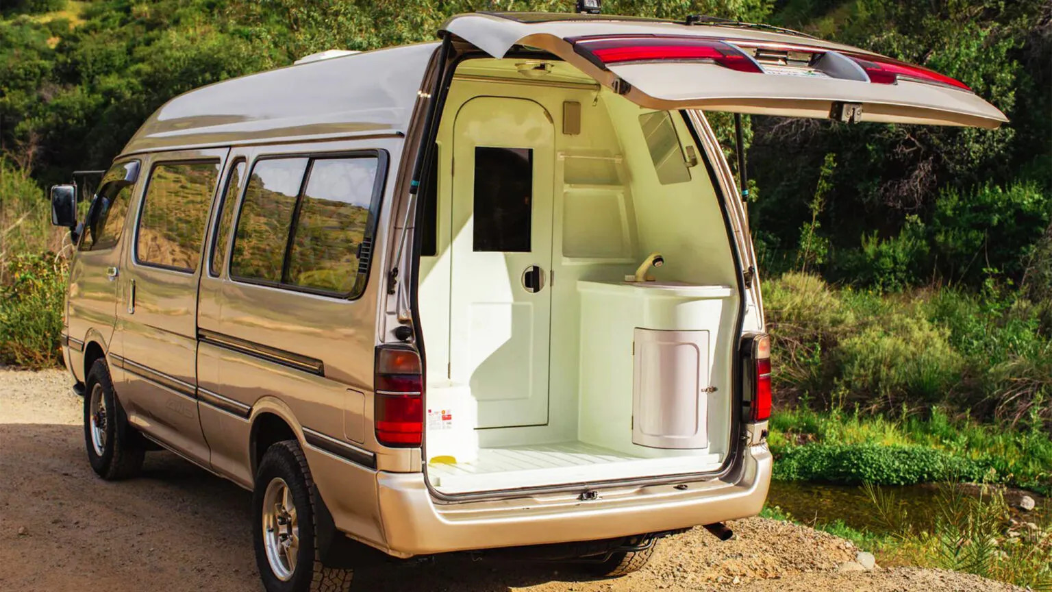 1994 Toyota HiAce Sale 2_result22qqq 1536x864.webp