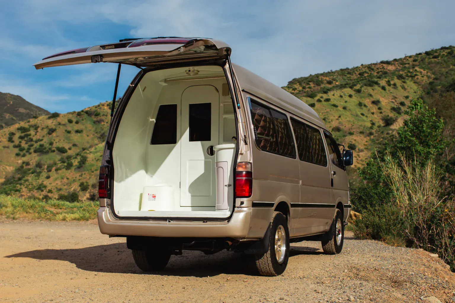 1994 Toyota HiAce Sale 32 1536x1024.webp