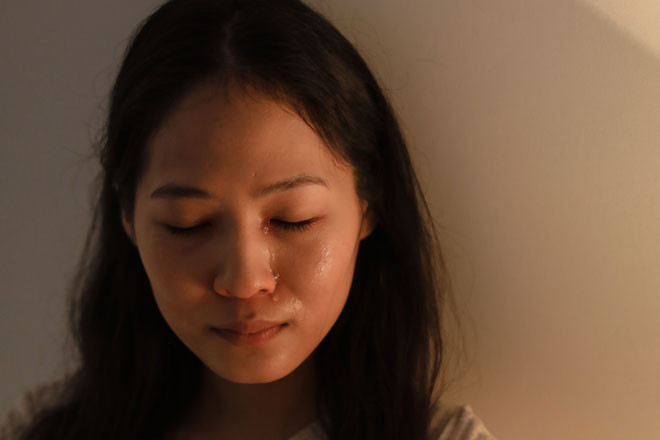 Lấy chồng 5 năm chưa có con, mẹ chồng nói một câu khiến con dâu òa khóc