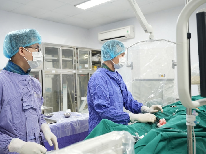 https://static-images.vnncdn.net/vps_images_publish/000001/000003/2026/6/23/co-gai-27-tuoi-ngat-trong-gio-lam-bac-si-phat-hien-mac-benh-9-phan-tu-vong-1622.jpg