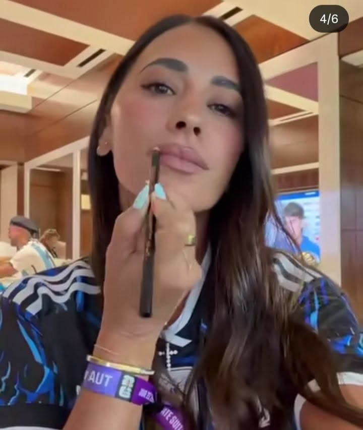 https://static-images.vnncdn.net/vps_images_publish/000001/000003/2026/6/23/messi-antonella-roccuzzo-1-800.jpeg
